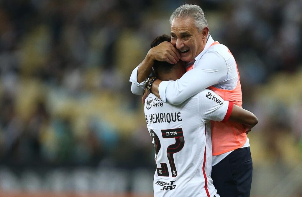 Tite abraça Bruno Henrique e vibra em gol do Flamengo