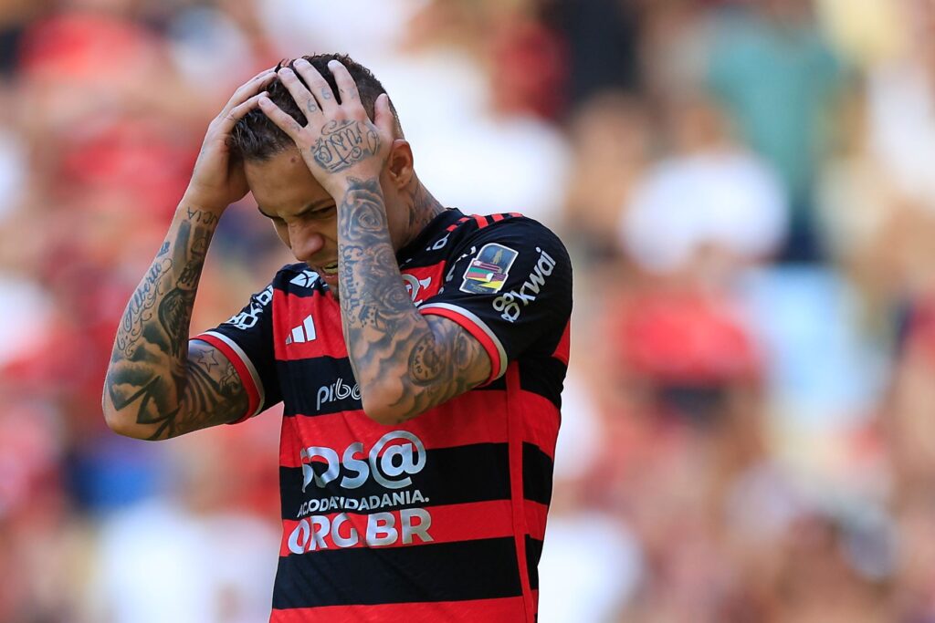 Cebolinha lamenta lance perdido durante jogo do Flamengo