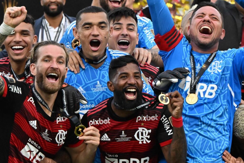 Jogadores do Flamengo comemoram Libertadores 2022