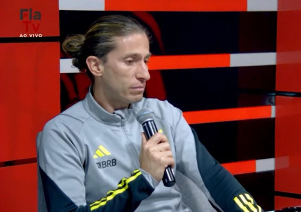 Filipe Luís concede entrevista à FlaTV
