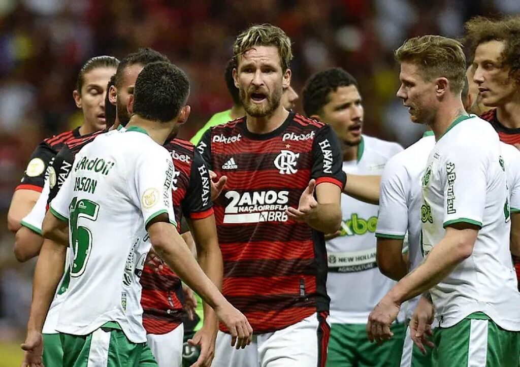 Léo Pereira em jogo entre Flamengo e Juventude