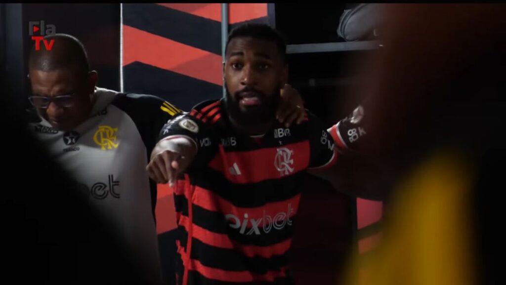 Gerson comanda vestiário do Flamengo antes de jogo contra o Bahia