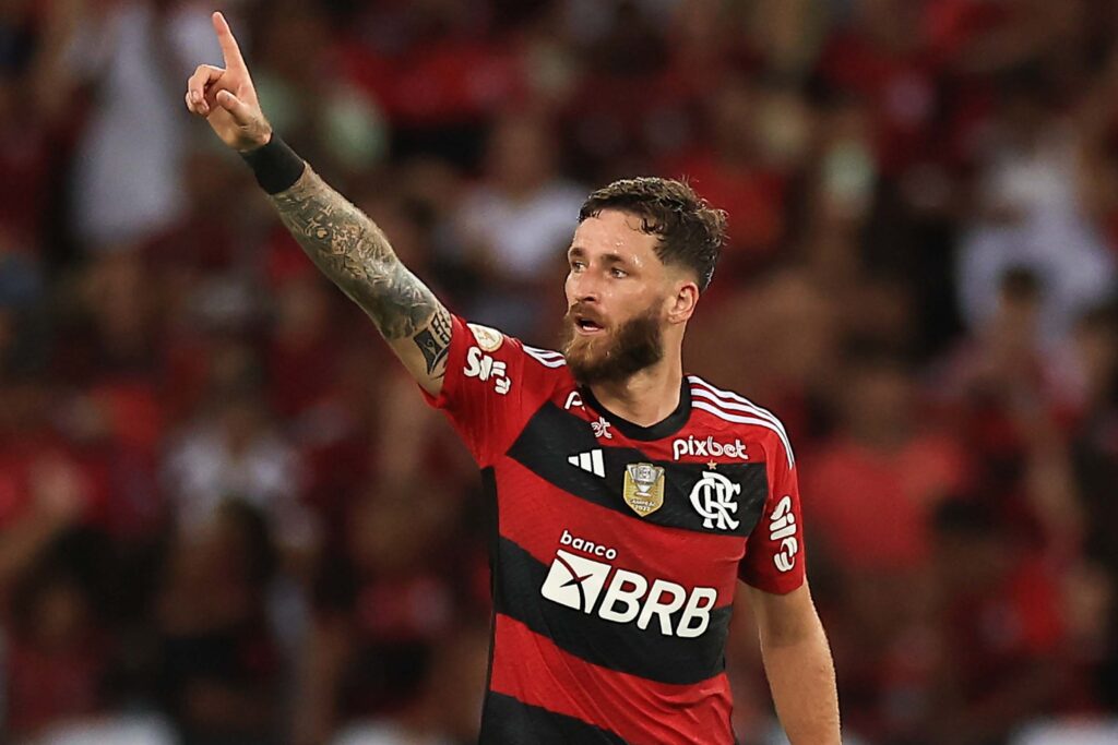 Léo Pereira revela saudades da torcida do Flamengo