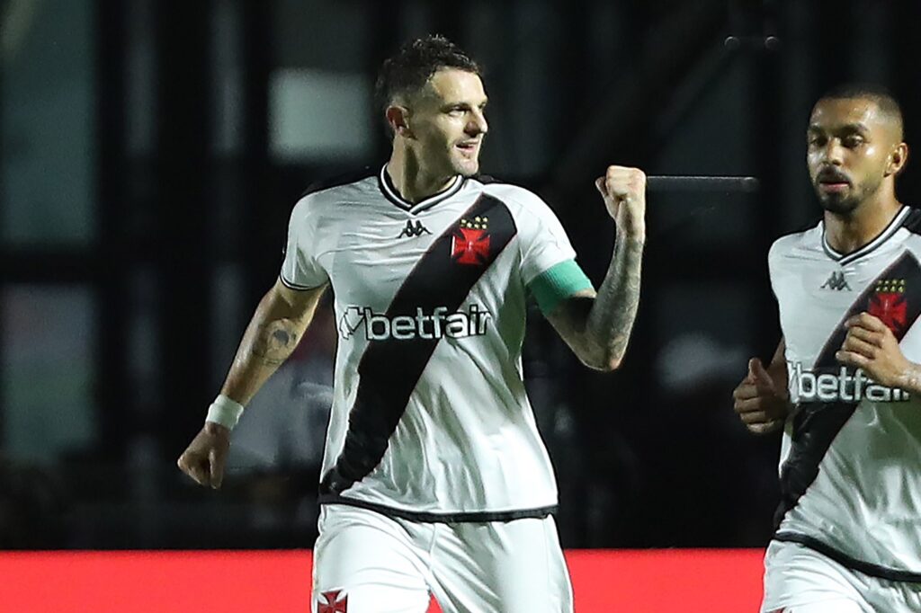 Vasco arranca empate contra Botafogo e ajuda Flamengo
