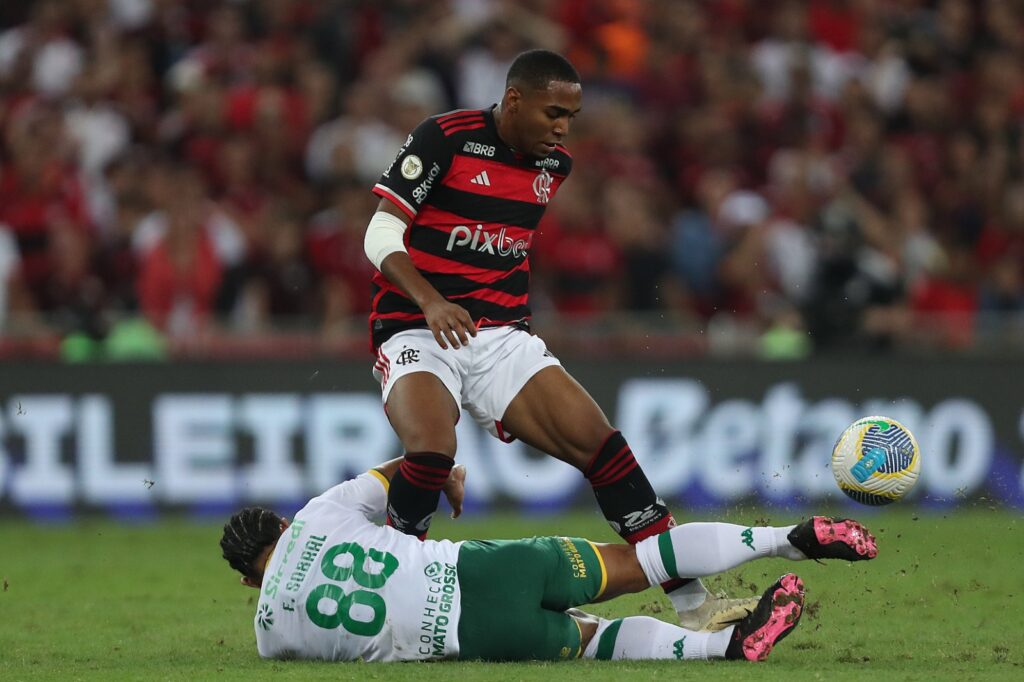 Lorran em Flamengo x Cuiabá; saída do Garoto do NInho, empate e entrevista de Tite: veja últimas notícias