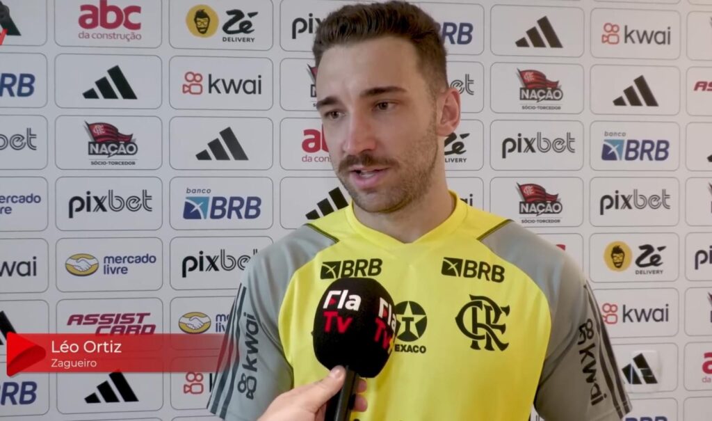 Léo Ortiz comemora volta de uruguaios ao projetar Flamengo x Criciúma