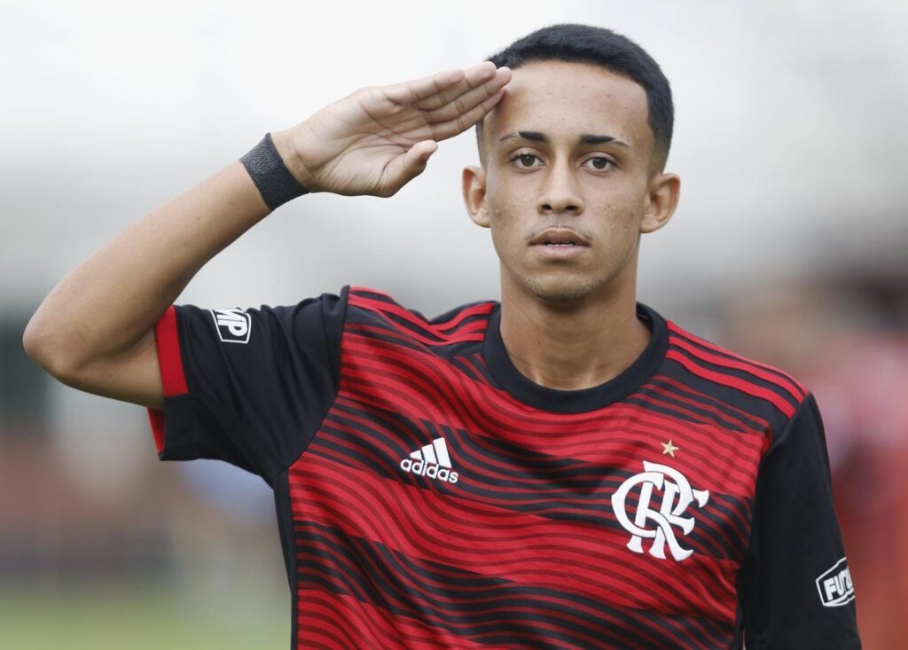 Flamengo quer usar Matheus Gonçalves para dar o troco no Bragantino