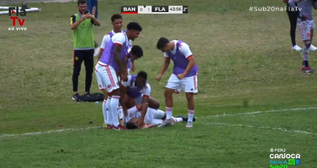 Thiago Medeiros se emociona com primeiro gol pelo Flamengo