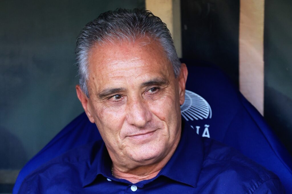 Tite em jogo do Flamengo; treinador indicou time titular para encarar o Palmeiras no Brasileirão