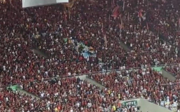 Torcedores do Flamengo brigam entre si na Norte do Maracanã