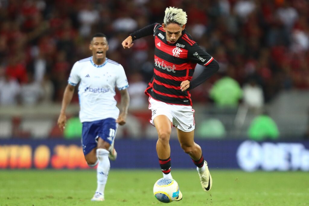 Werton volta a jogar após 5 meses e deixa Flamengo x Cruzeiro sob elogios