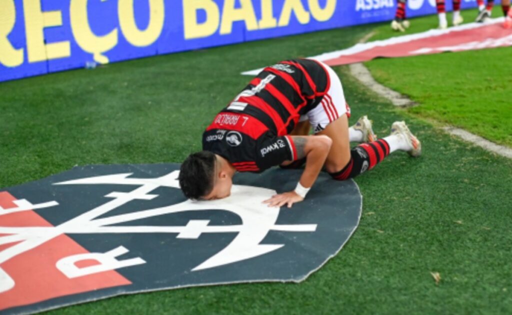 flamengo vence palmeiras por 2 a 0