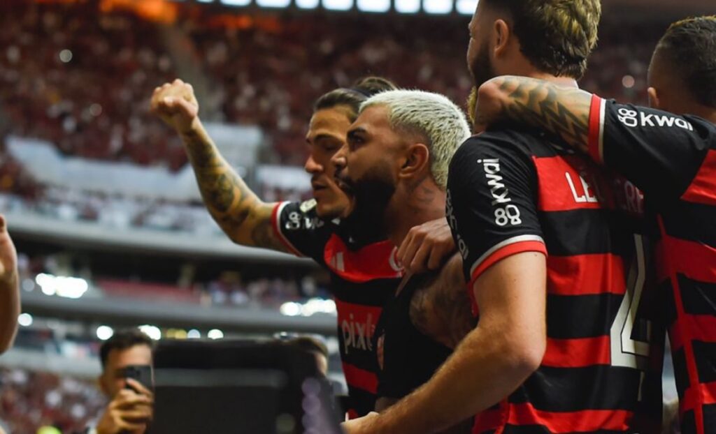 gabigol após gol do flamengo contra o criciúma