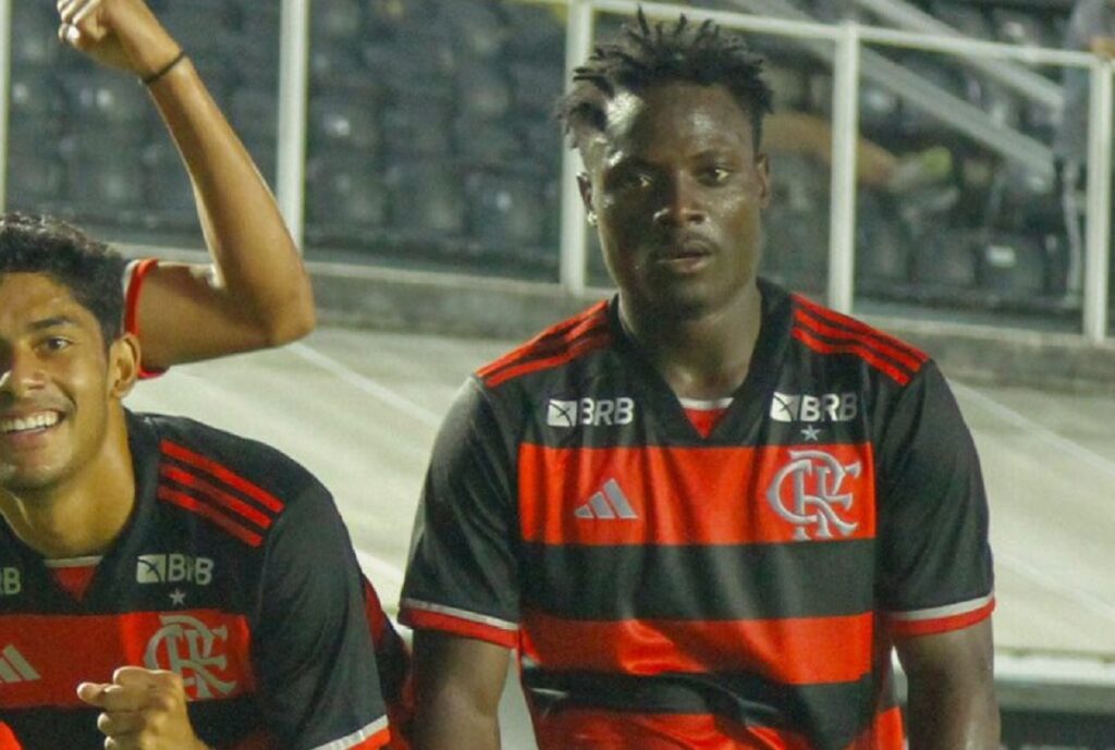 Decisão sobre futuro de Shola no Flamengo está perto do fim