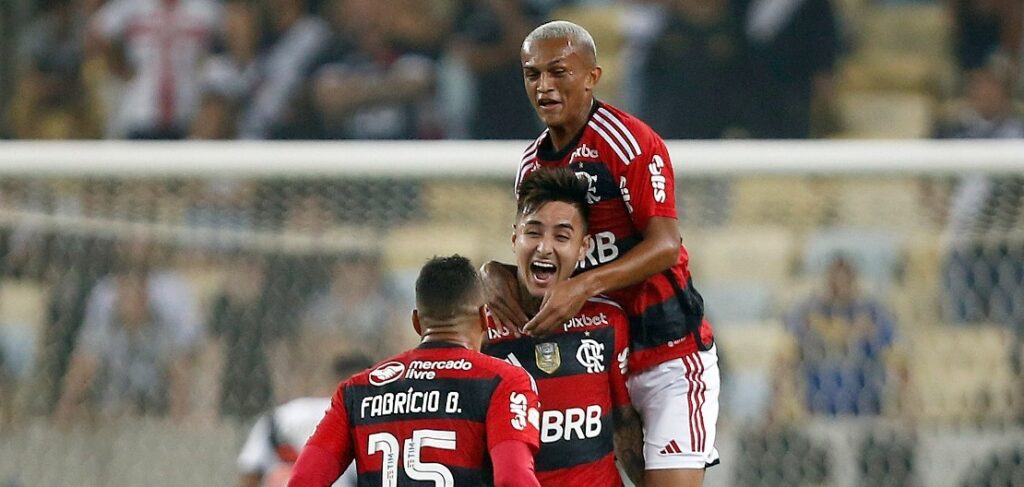 Diferentemente do que aconteceria no zagueiro, salário de Wesley na Premier League deve ser bem superior ao que lateral ganha no Flamengo