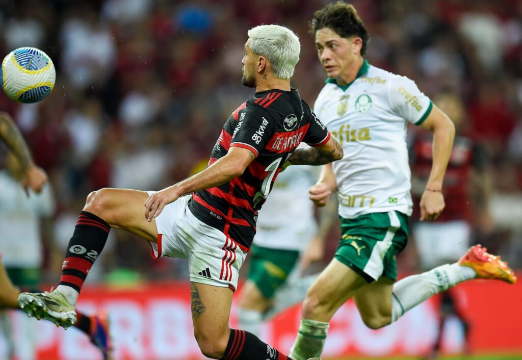 Arrascaeta em Palmeiras x Flamengo