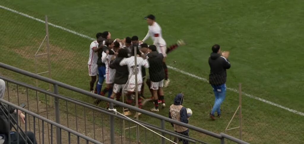 Com show de Adriel, Flamengo vence o Grêmio e aumenta série invicta no Brasileirão Sub-20