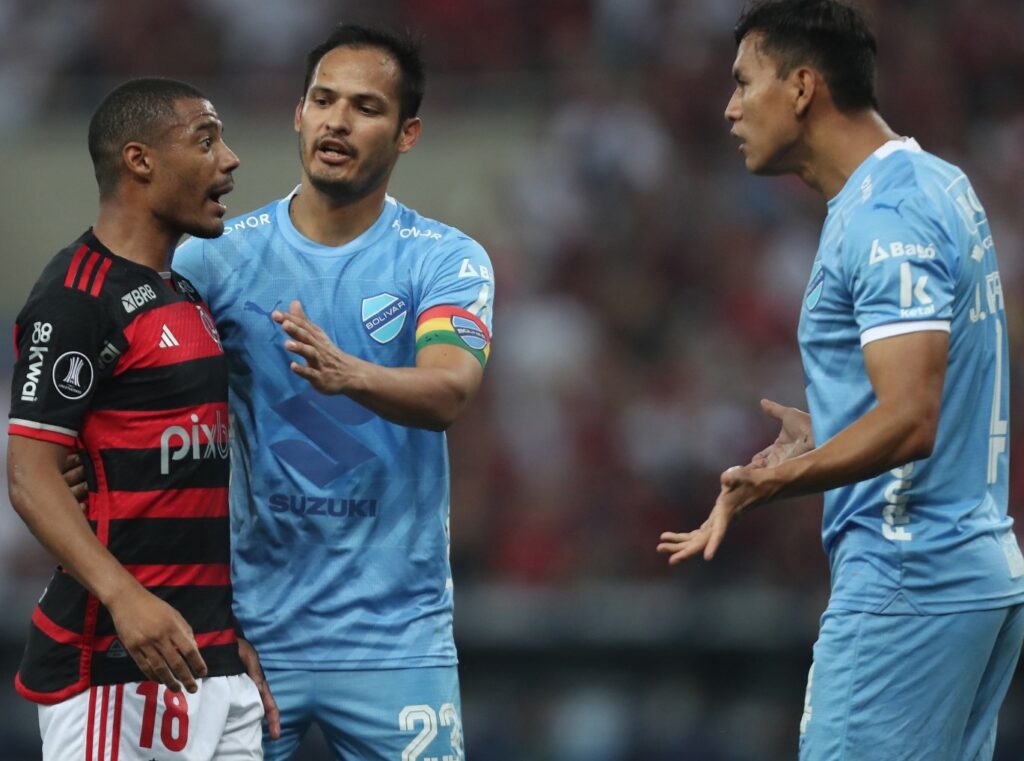 De La Cruz encara jogador do Bolívar em jogo no Maracanã; Flamengo encara rival na altitude por vaga nas quartas da Libertadores