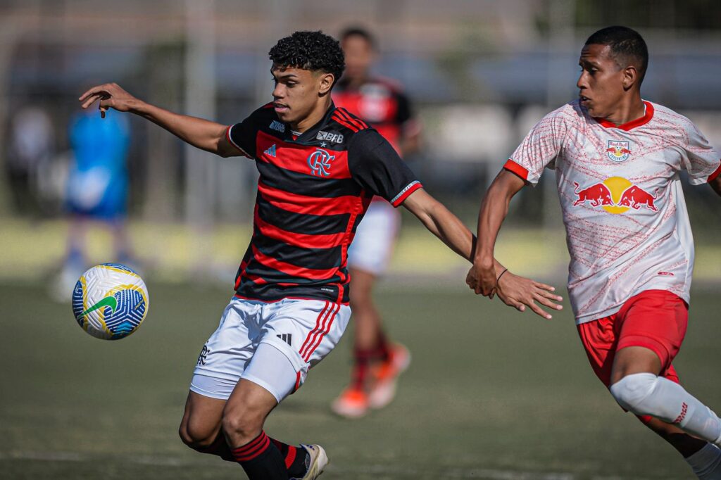 Flamengo vence o Red Bull Bragantino no Brasileirão Sub-20