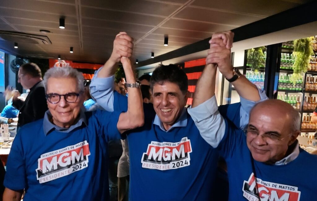 Maurício Gomes de Mattos ao lado de Bandeira e Márcio Braga em evento de campanha à presidência do Flamengo