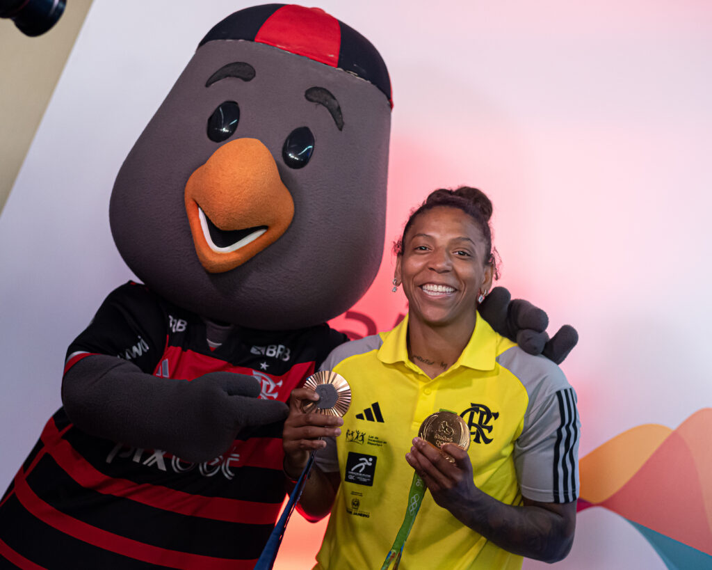 Atletas colocam Flamengo no topo de ranking de medalhas nas Olimpíadas