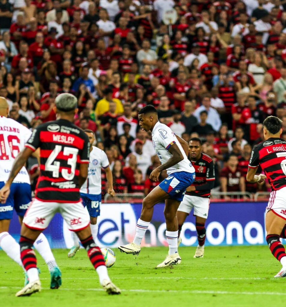 Jean Lucas atuando contra o Flamengo