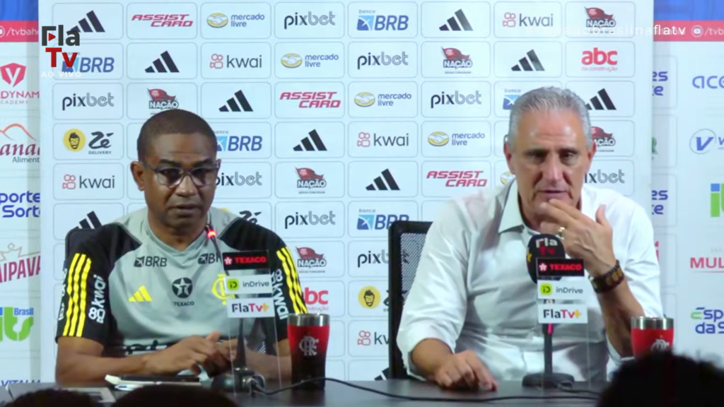 Tite na coletiva de imprensa