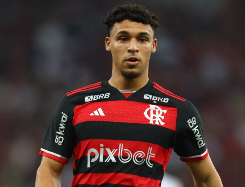 Flamengo define valor da opção de compra de Victor Hugo em negócio com Southampton por Alcaraz