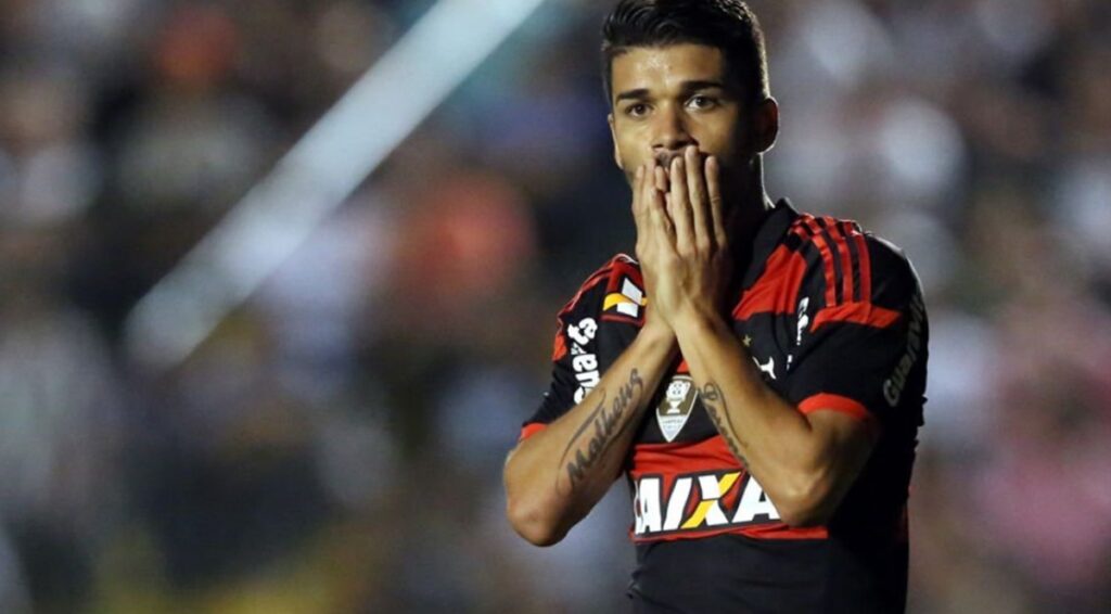 eduardo da silva se lamenta em jogo pelo flamengo