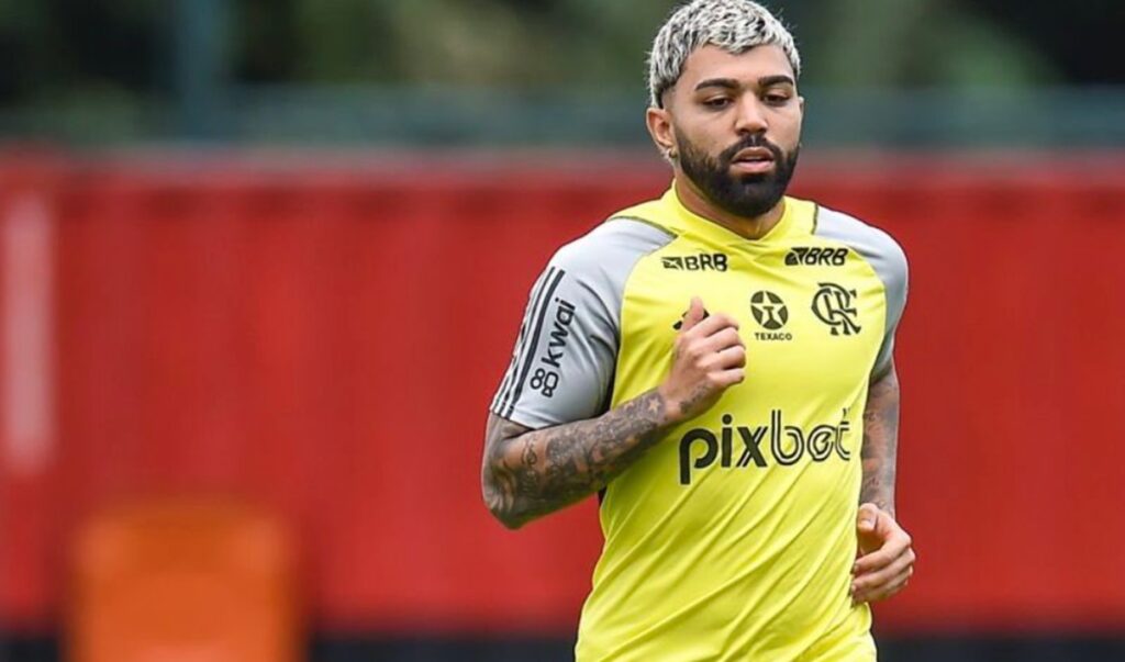 Gabigol treina no campo pela 1ª vez após lesão no Flamengo