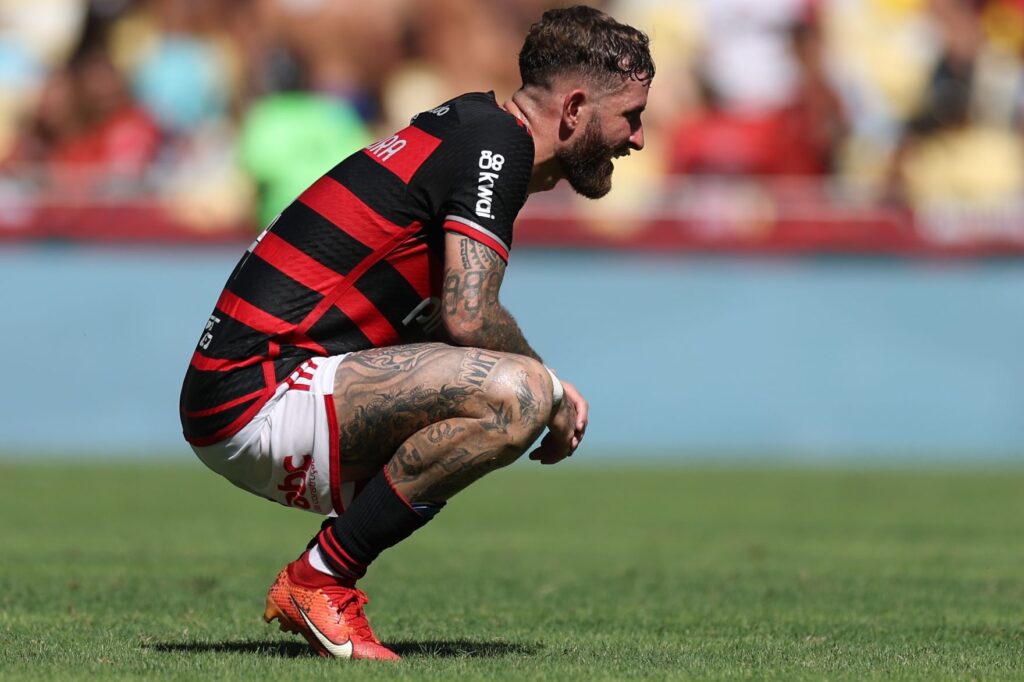 léo pereira em jogo do flamengo contra o botafogo