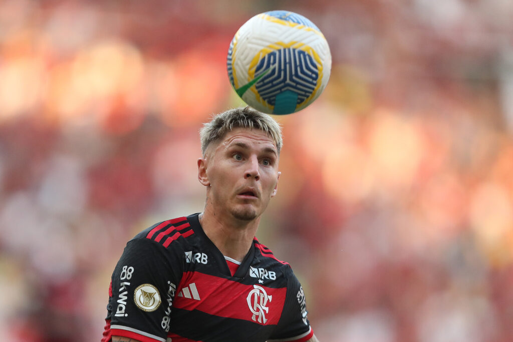 varela em partida do flamengo no brasileirão