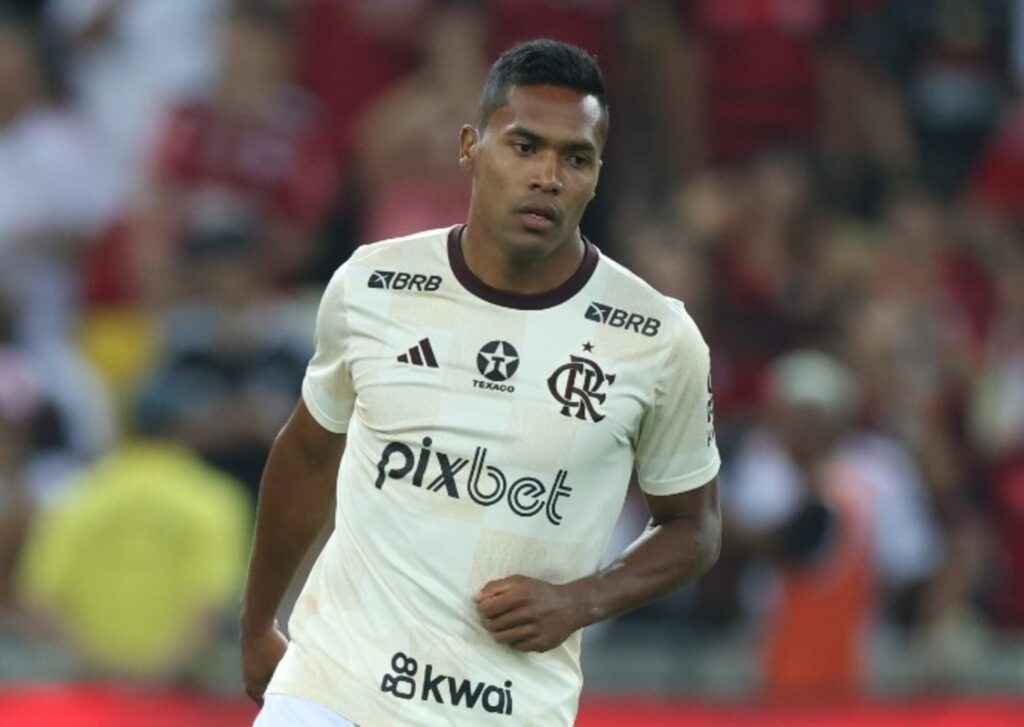 Alex Sandro vira desfalque para Bahia x Flamengo