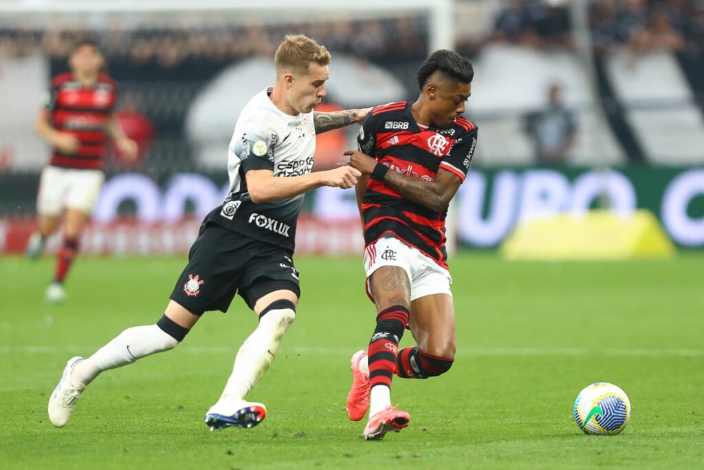 Corinthians x Flamengo lidera audiência do horário na TV aberta