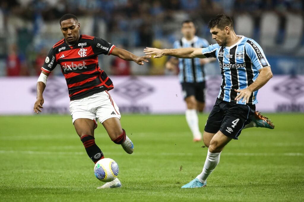 Lorran em Grêmio x Flamengo no Brasileirão