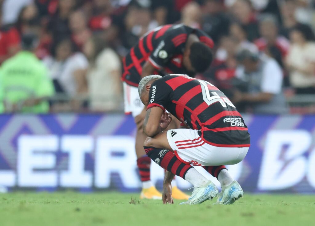 Wesley lamenta derrota do Flamengo; sequência de time de Tite no Brasileirão iguala sequência negativa de 2015