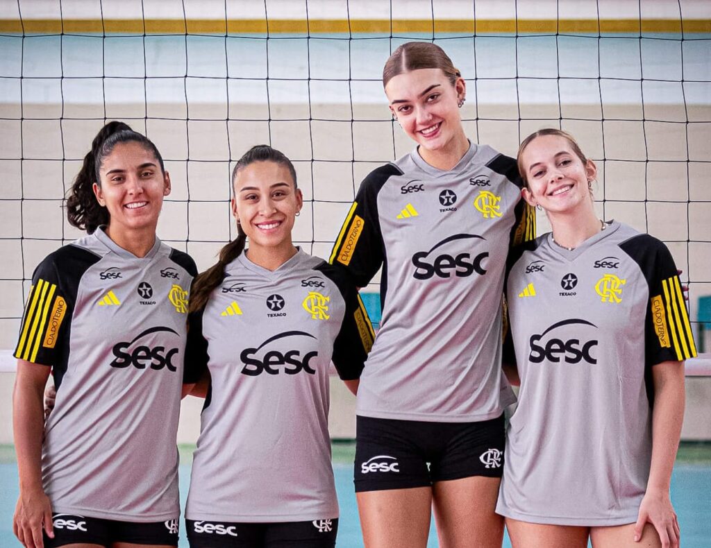 Jogadoras do Sesc Flamengo com uniforme estampando a marca da Texaco