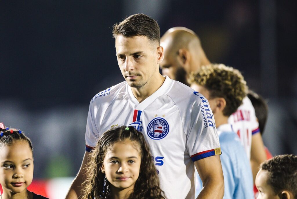 Santiago Arias em abertura de Bragantino x Bahia