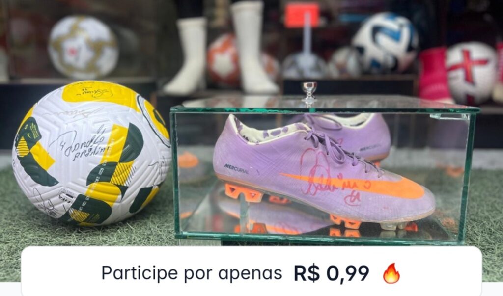 Chuteira da rifa de Ronaldo Angelim, autografada por Adriano Imperador, ídolo do Flamengo