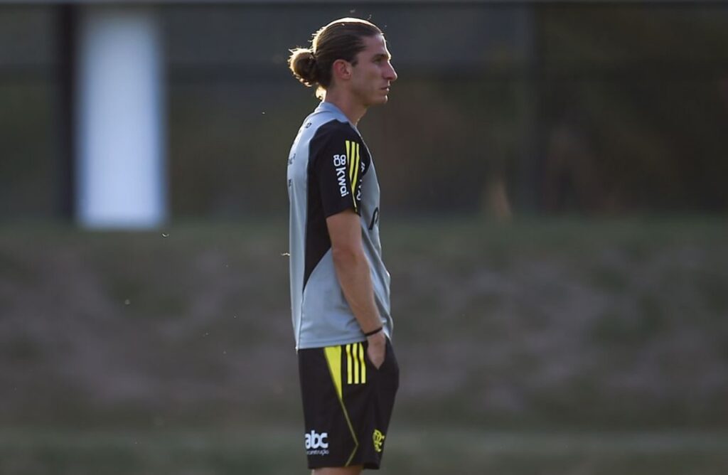 Filipe Luís em treino do Flamengo.