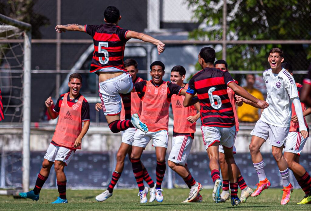 Flamengo é campeão da Taça Guanabara Sub-15 e Sub-17