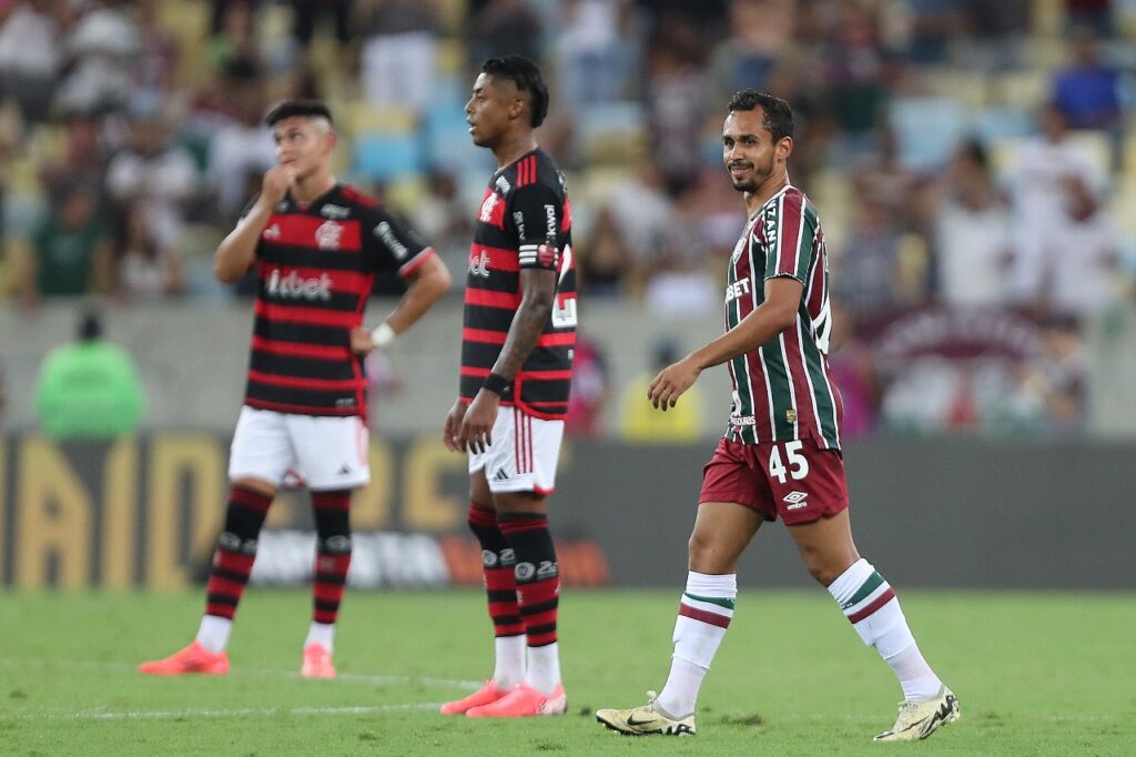 RIO DE JANEIRO, BRAZIL - OCTOBER 17: Vinicius Lima (R) of Fluminense celebrates after scoring the first goal of his team during the match between Flamengo and Fluminense as part of Brasileirao 2024 at Maracana Stadium on October 17, 2024 in Rio de Janeiro, Brazil.