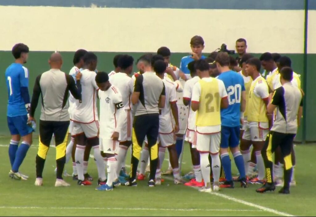 Jogadores do Flamengo durante derrota para o Vasco