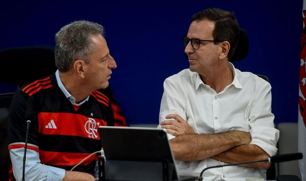 Presidente do Flamengo, Rodolfo Landim, ao lado do prefeito do Rio de Janeiro, Eduardo Paes.