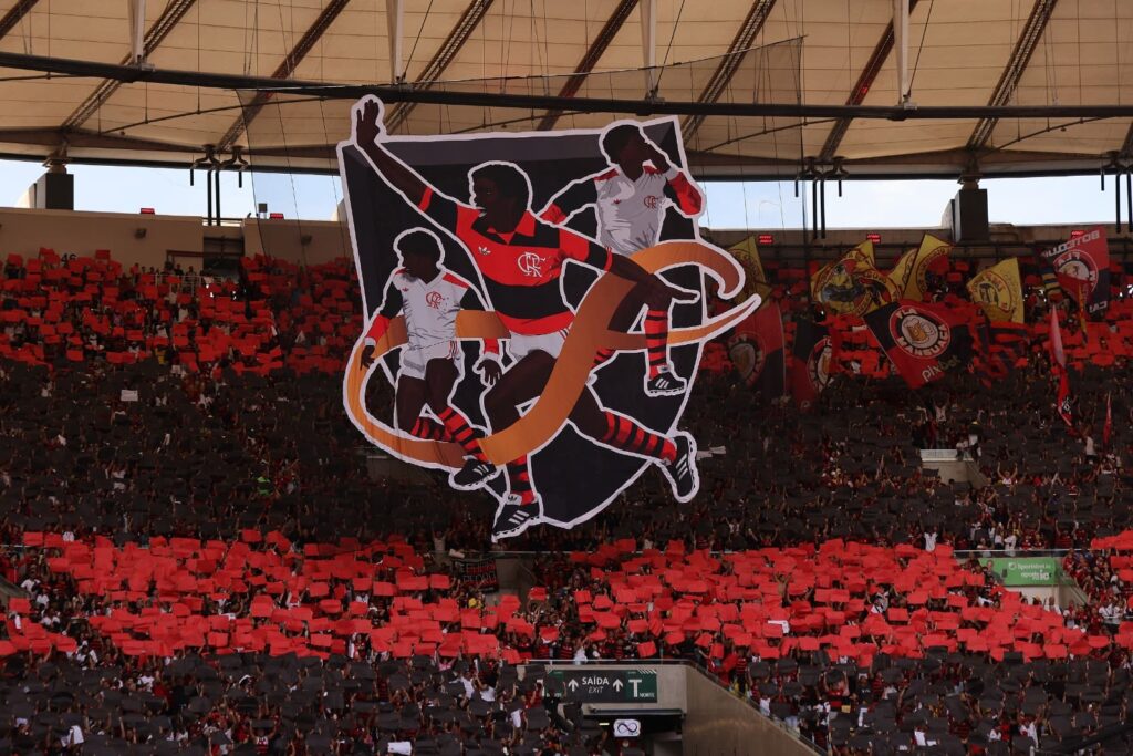 Homenagem da torcida para Adílio em Flamengo x Palmeiras