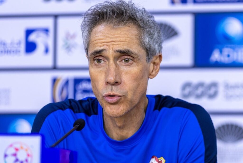 Paulo Sousa rasga elogios a ex-Flamengo do Shabab Al Ahli