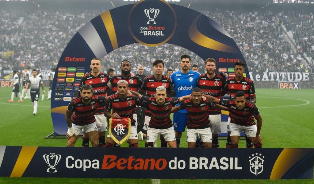 Time perfilado antes de Corinthians x Flamengo