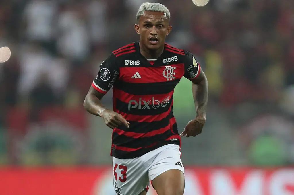 Wesley em campo pelo Flamengo