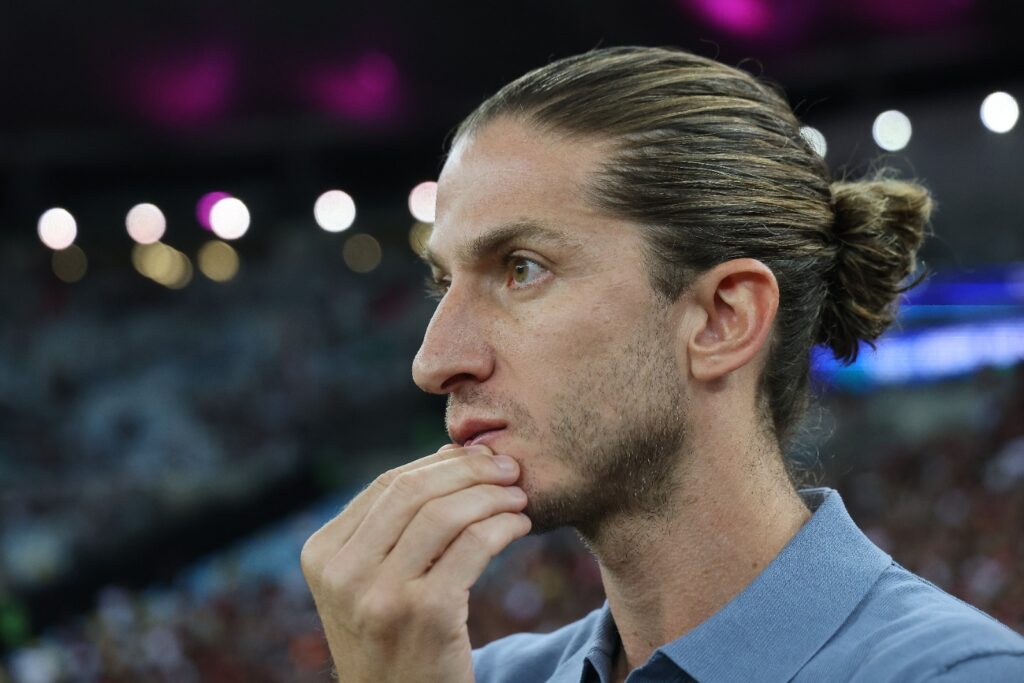 Filipe Luis, técnico do Flamengo, antes da partida entre Flamengo e Fluminense, no Brasileirão 2024, no Estádio do Maracanã