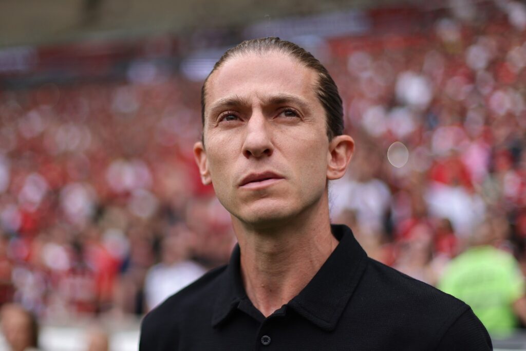 Filipe Luis, técnico do Flamengo, antes da partida do Brasileirão 2024 entre Flamengo e Juventude, no Brasileirão 2024, no Estádio do Maracanã